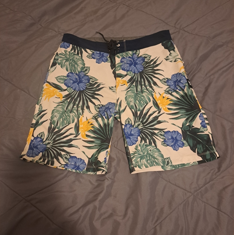 Hurley Phantom men's Hawaiian print Swim shorts size 30x8"